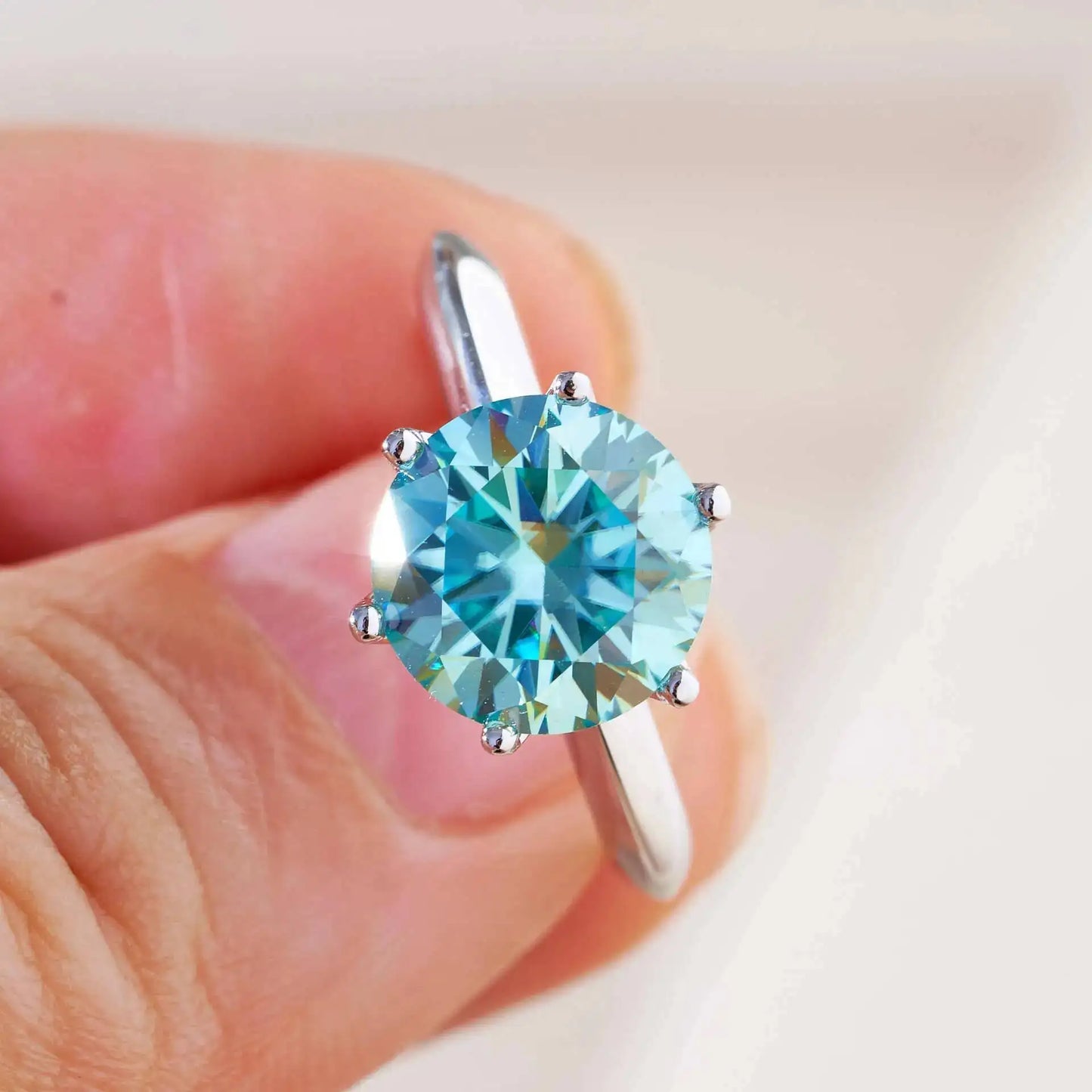 Moissanite Ring Diamond Solitaire Ring for Women Volutto